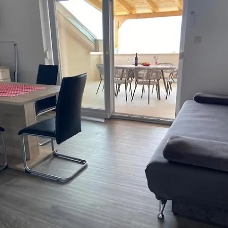 In With Sea View, Terrace, Air Conditioning, Wifi 4534-4 Punat