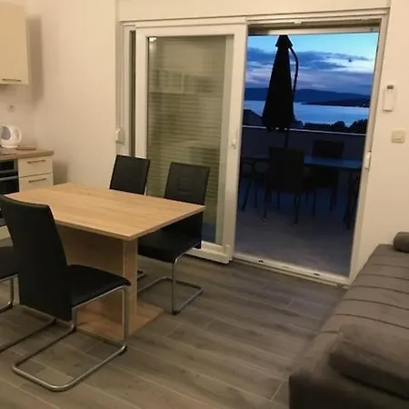 Apartman In With Sea View, Terrace, Air Conditioning, Wifi 4534-4