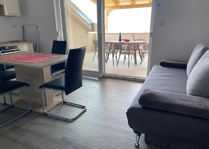 In With Sea View, Terrace, Air Conditioning, Wifi 4534-4 Punat