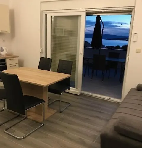 Apartment In With Sea View, Terrace, Air Conditioning, Wifi 4534-4