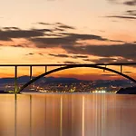Appartement In With Sea View, Terrace, Air Conditioning, Wifi 4534-4 Punat